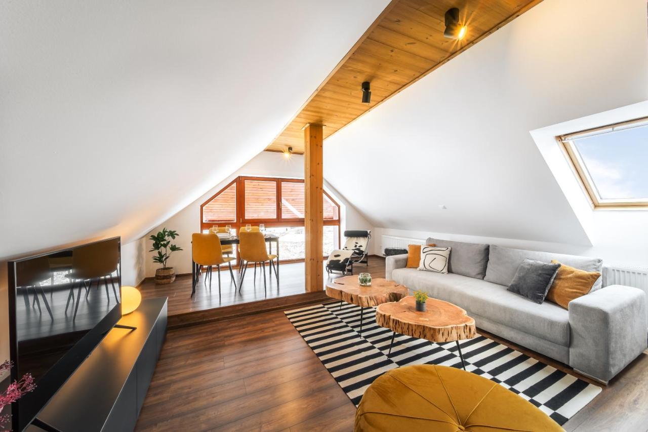 Cozy Mountain Attic Apartment In High Tatras Vel'ka Lomnica Exteriör bild