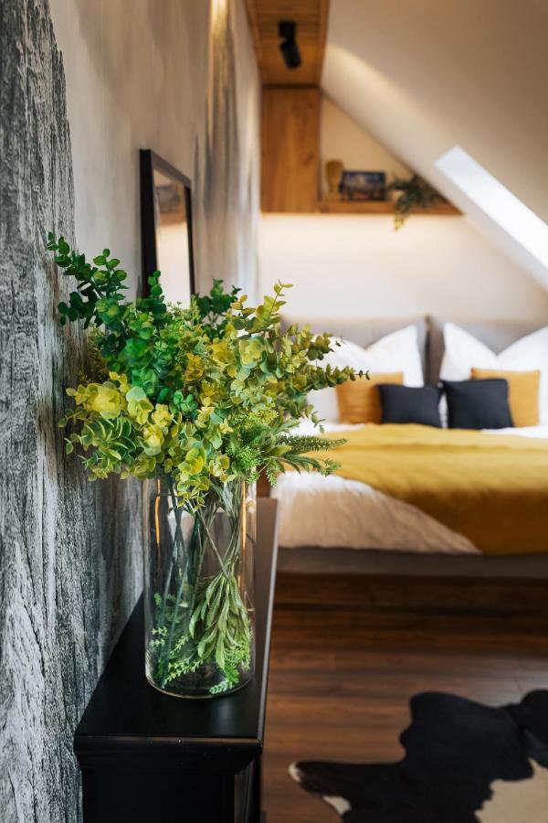 Cozy Mountain Attic Apartment In High Tatras Vel'ka Lomnica Exteriör bild